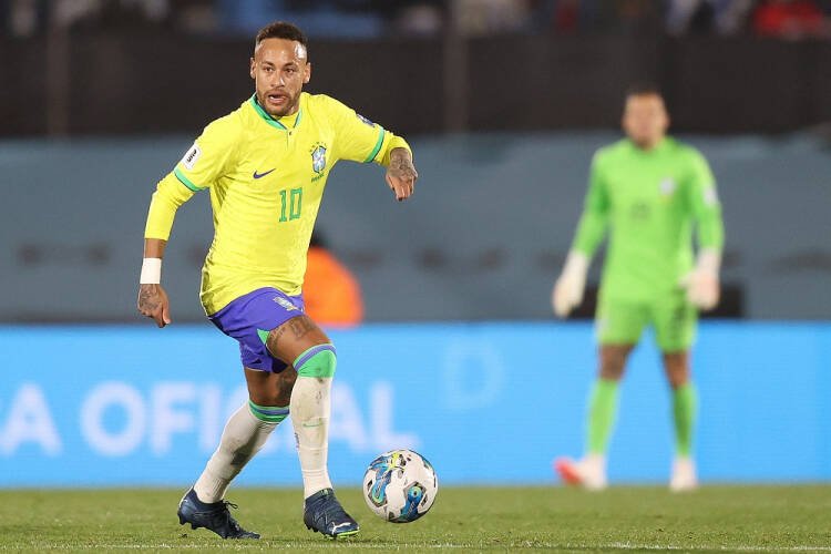 Carlo Ancelotti convoca Neymar para Copa do Mundo e gera polêmica no Brasil