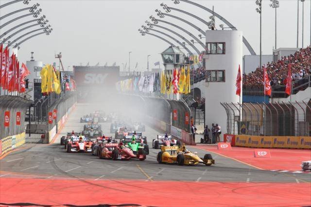 CART desafia limites com motores turbo de 1000 cavalos e velocidade extrema