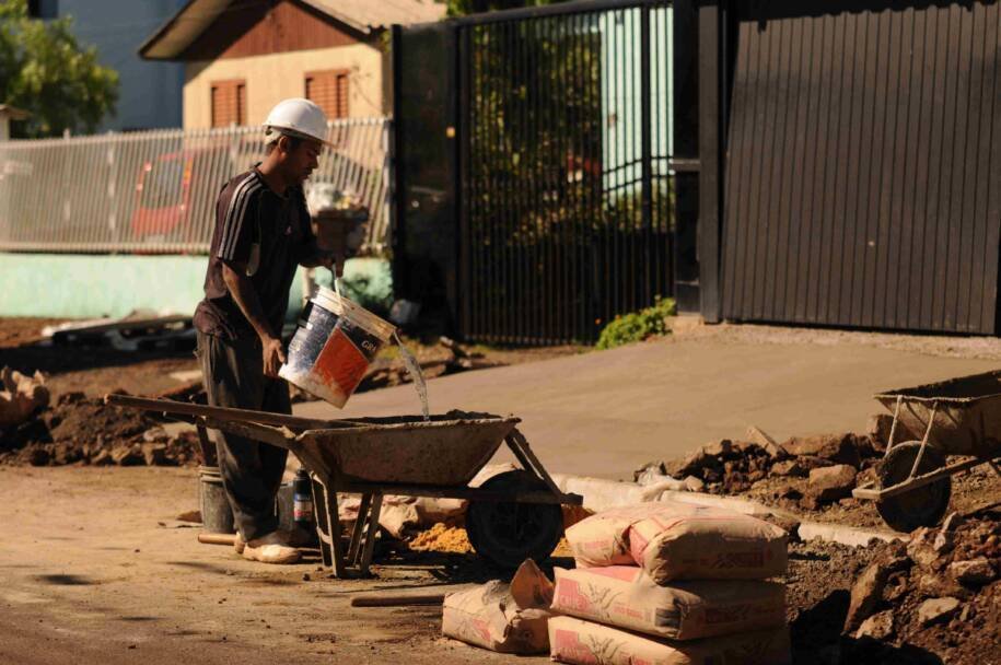 Casan avança com obras de esgoto em Chapecó e promete saúde pública melhor