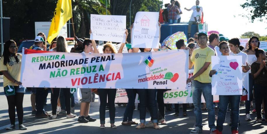 CCJ de Câmara dos Deputados retoma debate sobre PEC que reduz maioridade penal