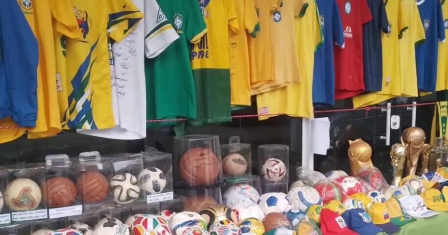 CEM Dona Lili abre Exposição Copa do Mundo e promove troca de figurinhas