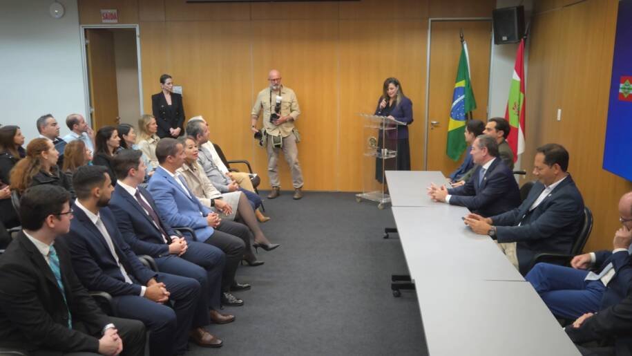 CGE-SC empossa 3 novos auditores e fortalece integridade pública em SC