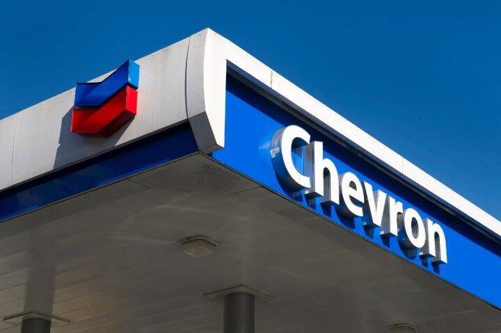 Chevron reporta lucro de US$ 2,29 bilhões e revela queda de 34,7% em 2026