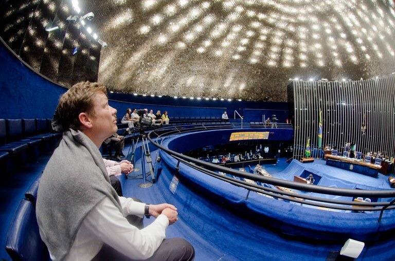 Cidadãos enfrentam responsabilidade nas eleições de 2024: voto consciente é crucial