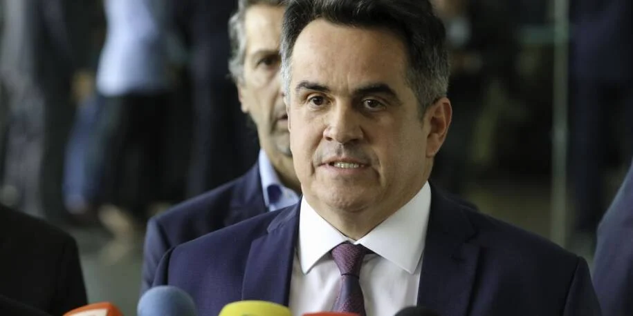 Ciro Nogueira é acusado de receber até R$ 500 mil mensais de Daniel Vorcaro