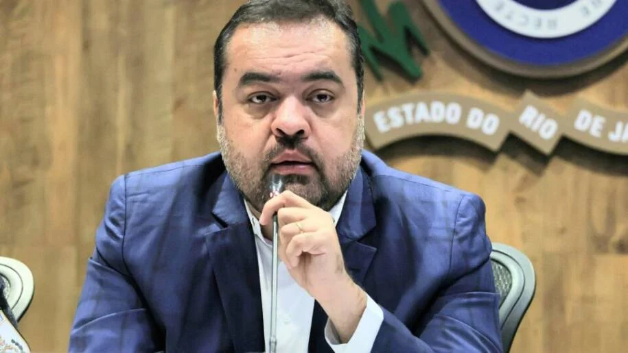 Cláudio Castro enfrenta crise após operação da PF que investiga sonegação