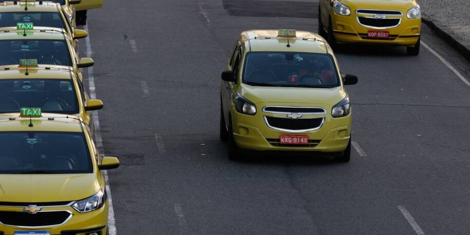 CMN aprova financiamento de R$ 30 bilhões para motoristas e taxistas em crise