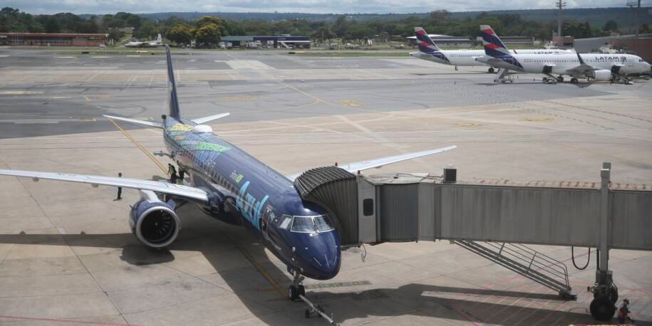 CMN aprova linha emergencial de crédito de até R$ 1 bilhão para aéreas em crise