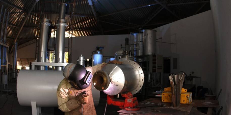 CNI revela que faturamento da indústria cresce 3,8% mas emprego cai em março