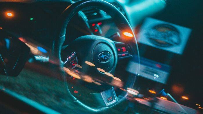 Código de Trânsito Brasileiro limita tecnologias autônomas e entretenimento