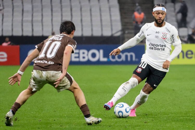 Corinthians sofre derrota para Platense e perde invencibilidade na Libertadores