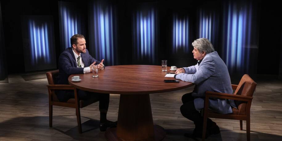 Dario Durigan lidera discussões sobre minerais e guerra em reuniões do Brics e G7