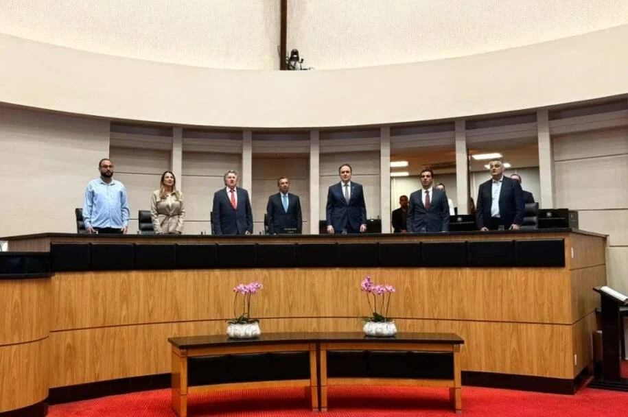 Deputado Carlos Humberto lidera homenagem aos 142 anos de Camboriú na Alesc