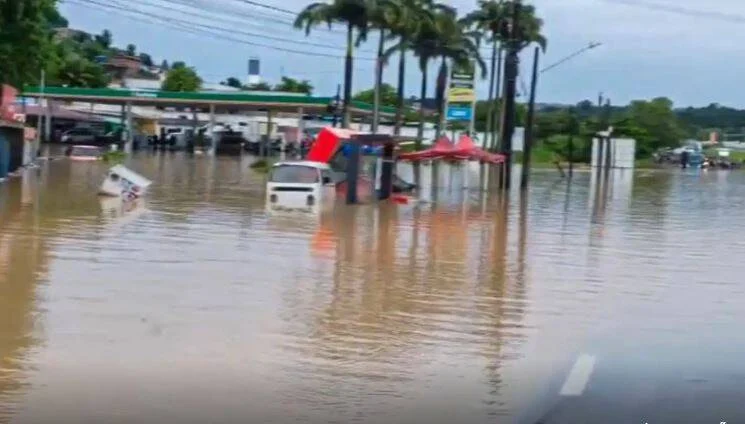 Deslizamentos em Pernambuco deixam 4 mortos e governo federal apoia autoridades