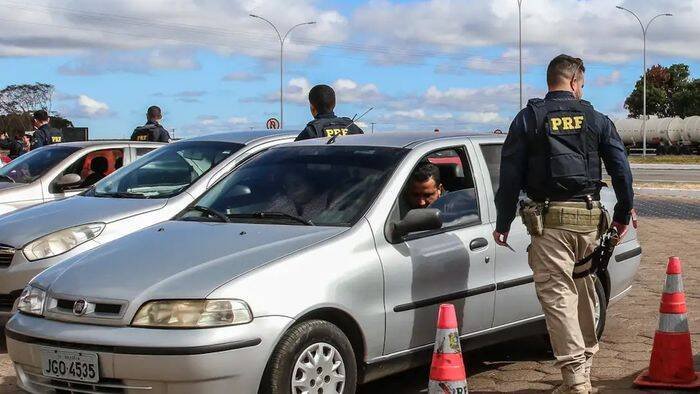 Detran alerta: Dirigir com CNH vencida há mais de 30 dias gera multa e retenção