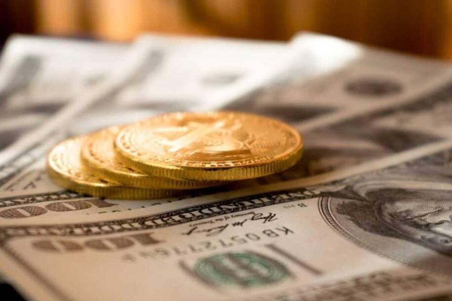 Dólar avança 0,84% e Flávio Bolsonaro enfrenta queda nas intenções de voto