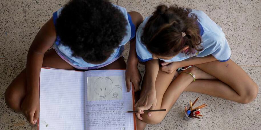 Estudo revela que 50% dos alunos ignoram debate racial nas escolas brasileiras