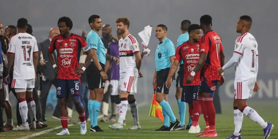 Flamengo e Conmebol cancelam jogo após vandalismo de torcedores colombianos
