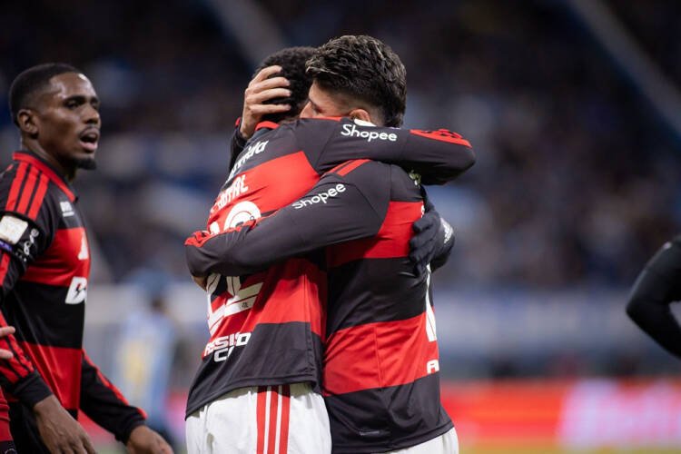Flamengo vence o Grêmio na Arena e Grêmio entra na zona de rebaixamento