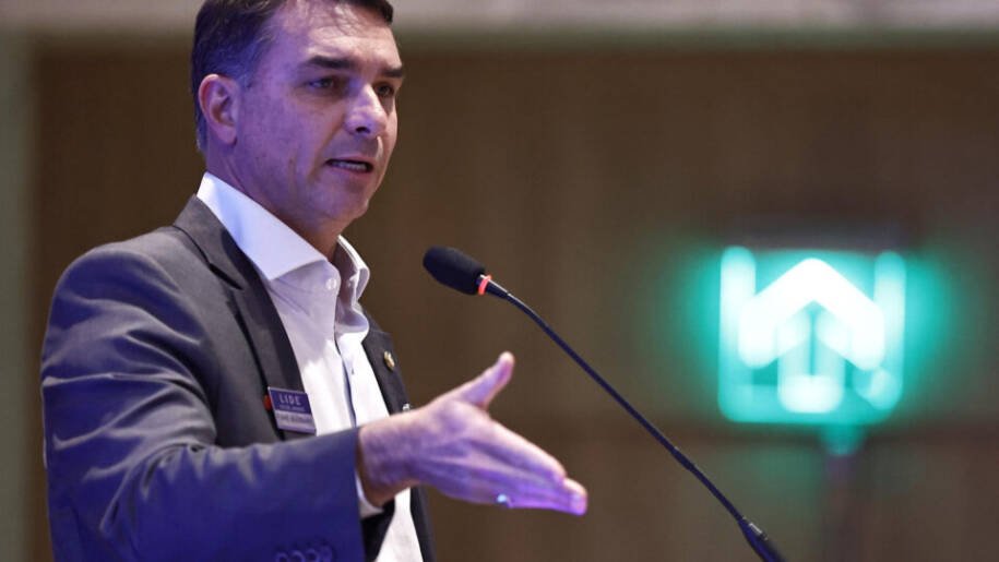 Flávio Bolsonaro busca recuperar apoio na Faria Lima após crise com investidores