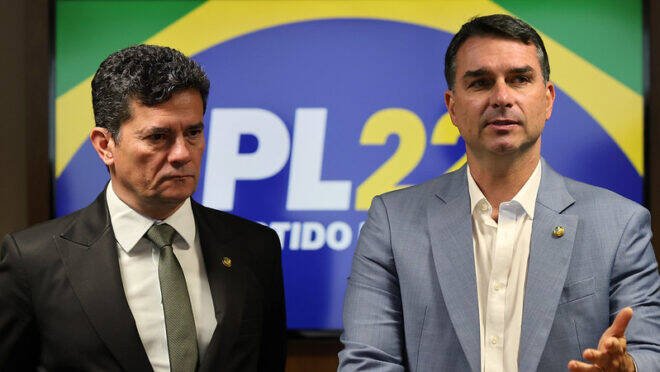 Flávio Bolsonaro confirma visita ao Paraná sem apoio de Ratinho Junior