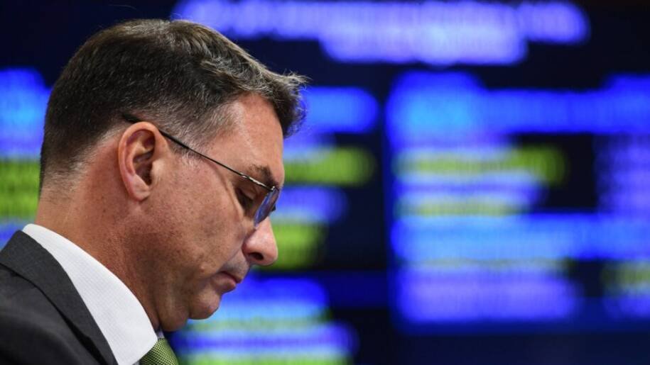 Flávio Bolsonaro despenca nas intenções de voto após áudio vazado e gera polêmica