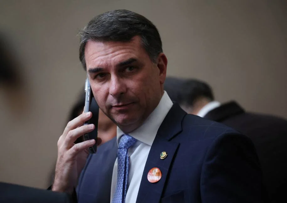 Flávio Bolsonaro liga-se a Daniel Vorcaro e provoca estresse no mercado financeiro