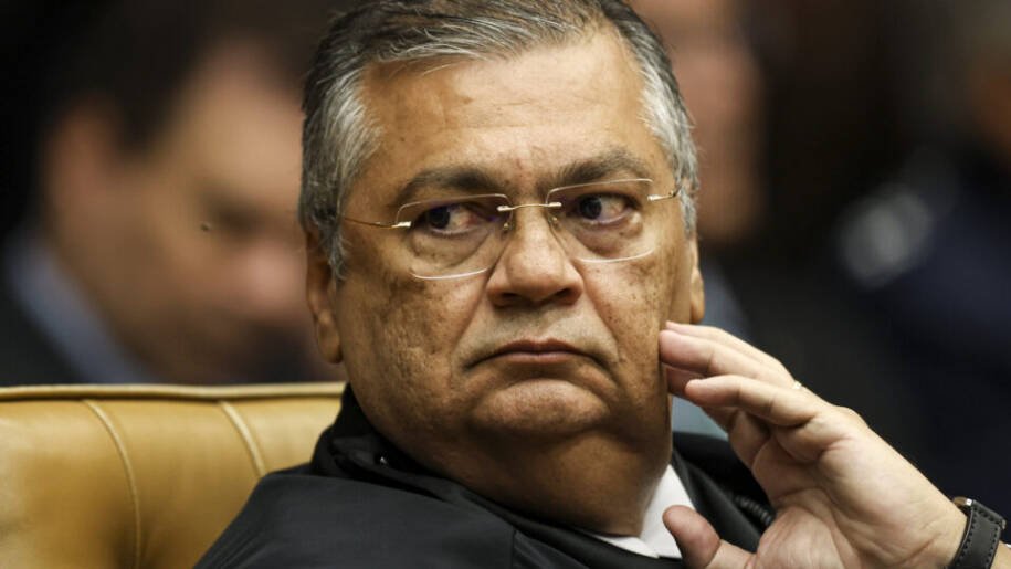Flávio Dino questiona fiscalização do BC e CVM sobre Banco Master 'invisível'