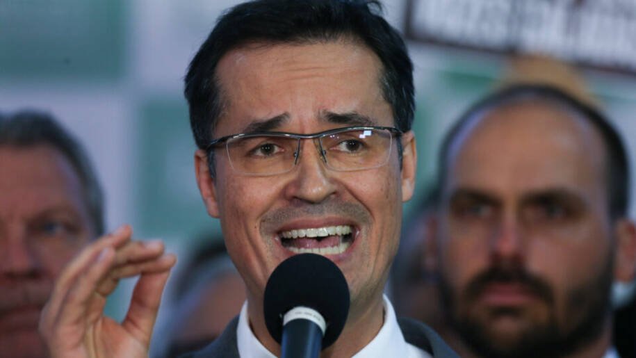 Flávio Dino revoga remoção de reportagem sobre Deltan Dallagnol e gera polêmica