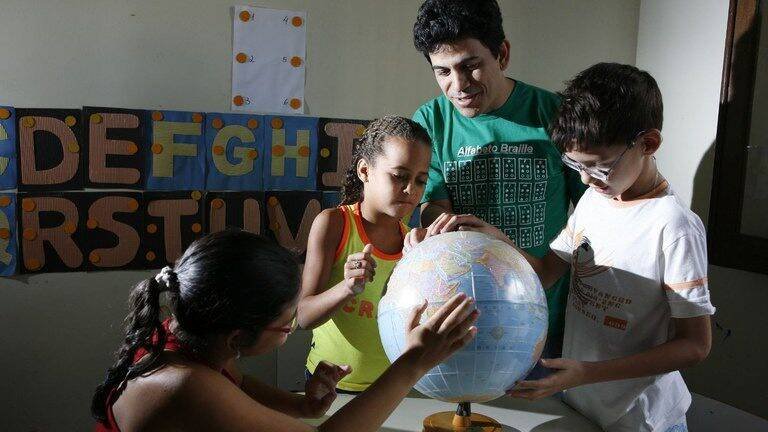 FNDE realiza transferência de R$ 1,8 bilhão e fortalece educação pública