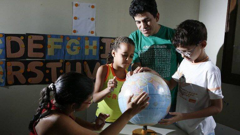 FNDE realiza transferência de R$ 1,8 bilhão e fortalece educação pública