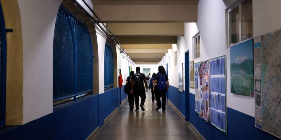 Fundação Carlos Chagas revela que 71,7% dos gestores enfrentam violência nas escolas