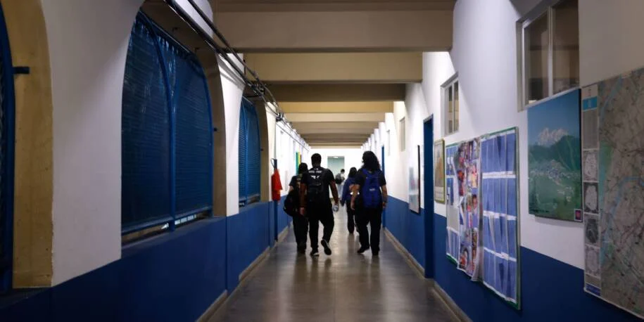 Fundação Carlos Chagas revela que 71,7% dos gestores enfrentam violência nas escolas