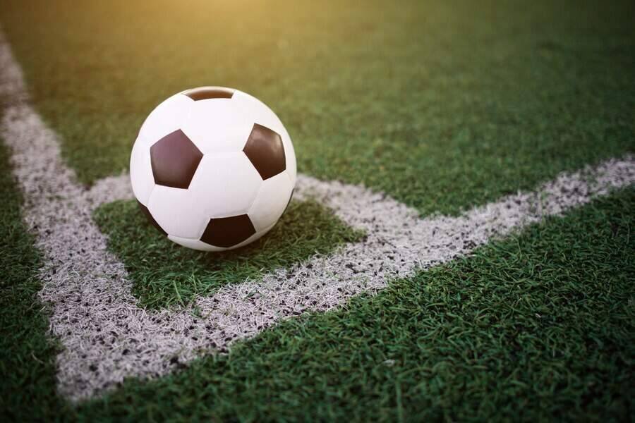 Futebol Solidário Ulbra arrecada alimentos com ex-jogador Marcelo Labarthe em Canoas