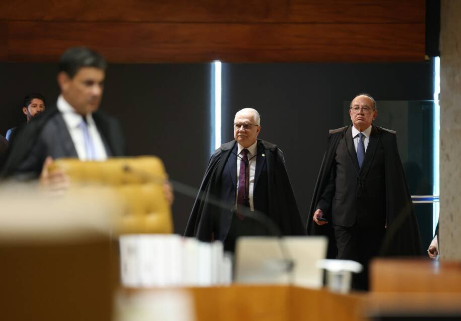 Gilmar Mendes critica Fachin por 'filibuster' e gera crise no STF sobre pautas