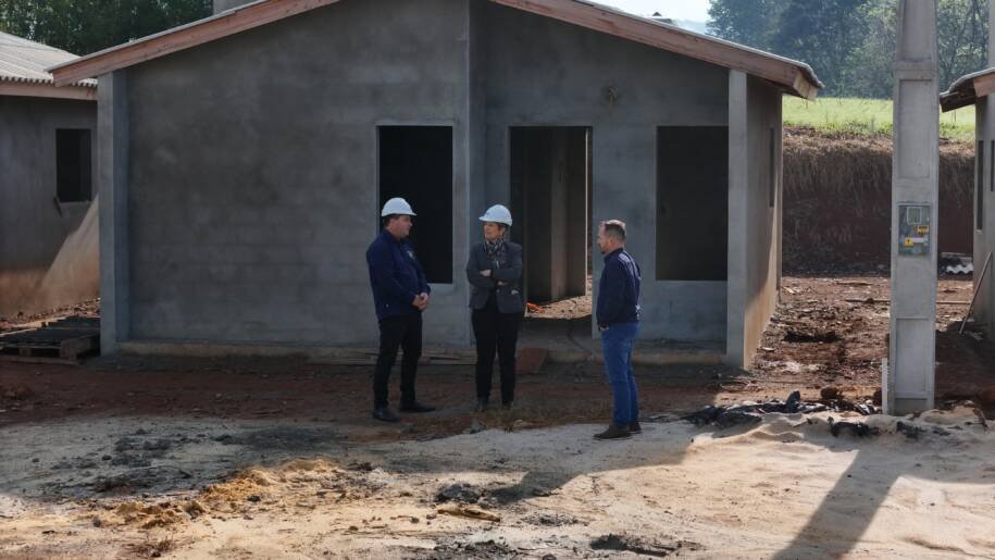 Governador Jorginho Mello anuncia avanço do Programa Casa Catarina em 242 municípios