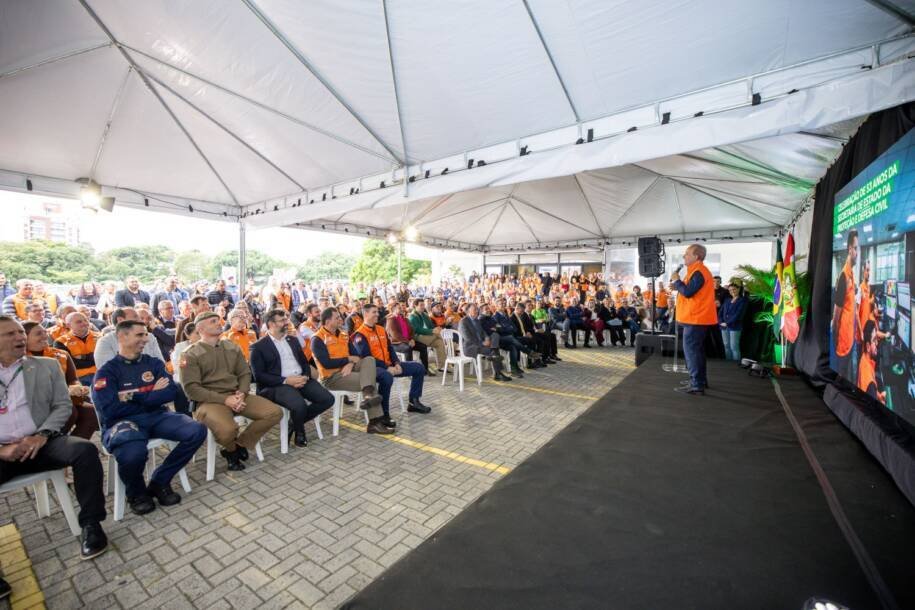 Governador Jorginho Mello assina decreto e integra novas estações hidrometeorológicas