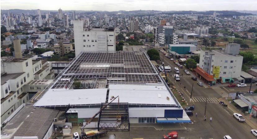 Governador Jorginho Mello avança em revitalização do telhado do HRO em Chapecó
