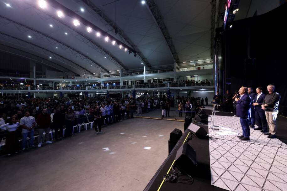 Governador Jorginho Mello celebra 25 anos do Mevam em Itajaí com 100 mil fiéis