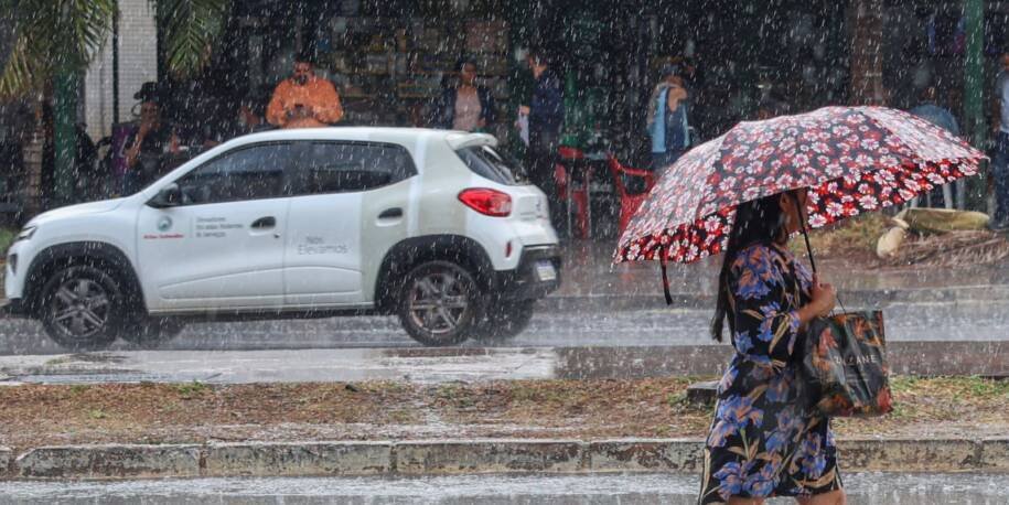 Governador Jorginho Mello decreta alerta climático em SC e mobiliza Defesa Civil