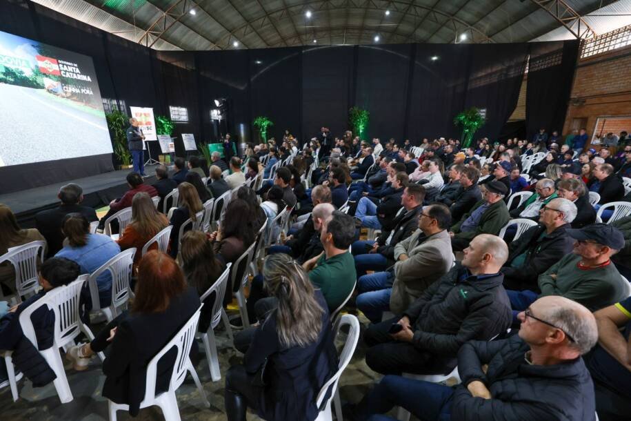 Governador Jorginho Mello inaugura rodovia de R$ 33,7 milhões e promete desenvolvimento