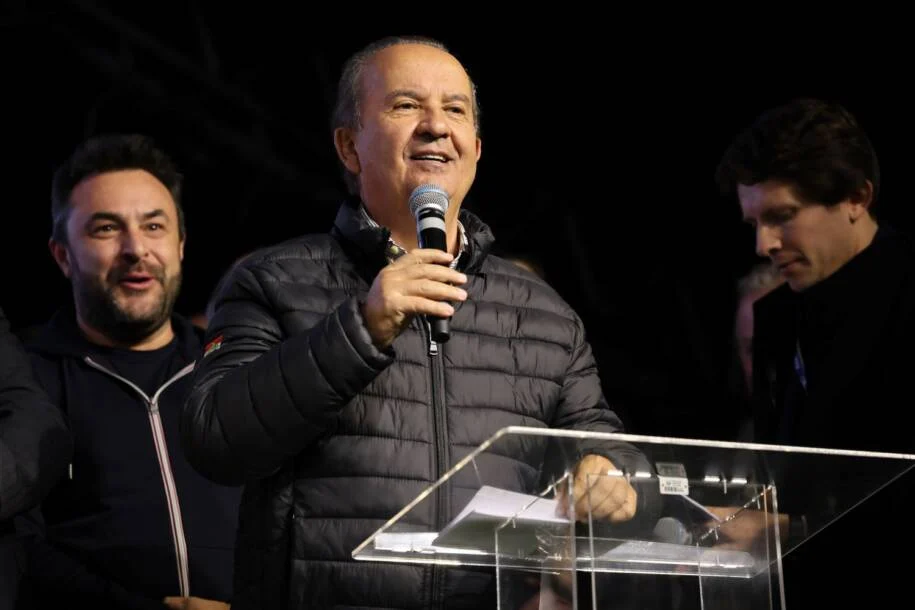 Governador Jorginho Mello libera R$ 2 milhões e celebra festa em Lages