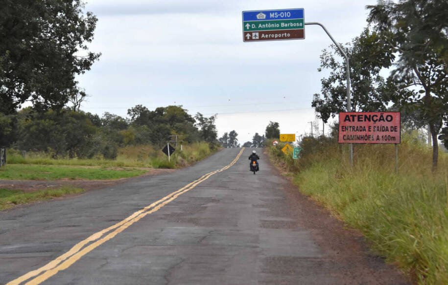 Governo de MS anuncia R$ 748,8 milhões para tapa-buraco em rodovias; licitações em junho