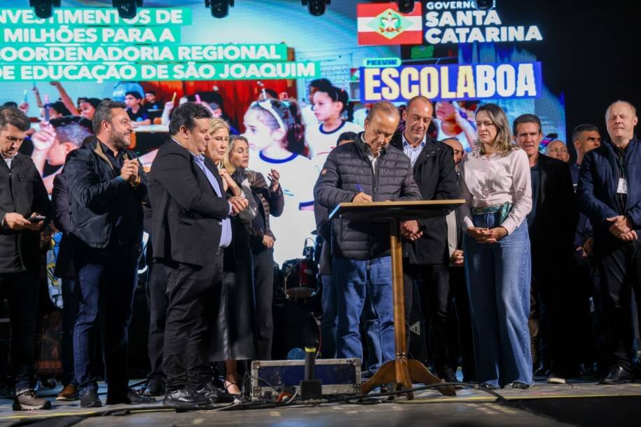 Governo de SC inaugura ginásio e investe R$ 8 milhões em escolas estaduais