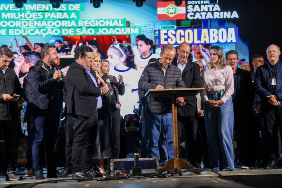 Governo de SC inaugura ginásio e investe R$ 8 milhões em escolas estaduais