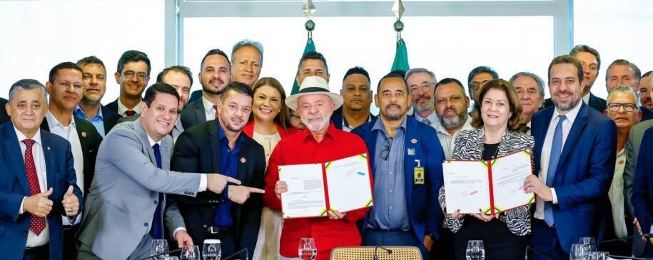 Governo Lula anuncia renegociação de dívidas e geração de empregos em meio a mudanças