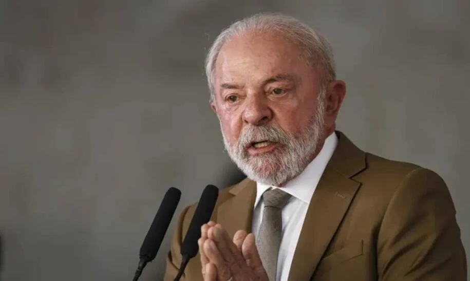 Governo Lula estabelece subsídio de R$ 0,44 por litro da gasolina e gera polêmica