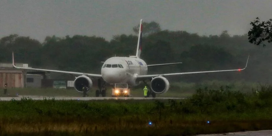 Governo Lula prorroga desconto de 99,99% no querosene de aviação até julho