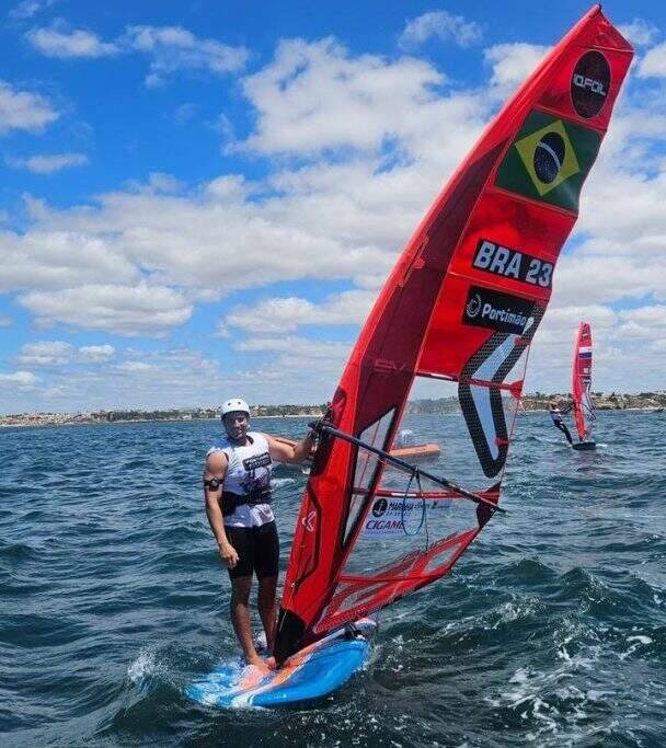 Guilherme Plentz conquista experiência no Europeu de iQFoil em Portugal e mira Mundial
