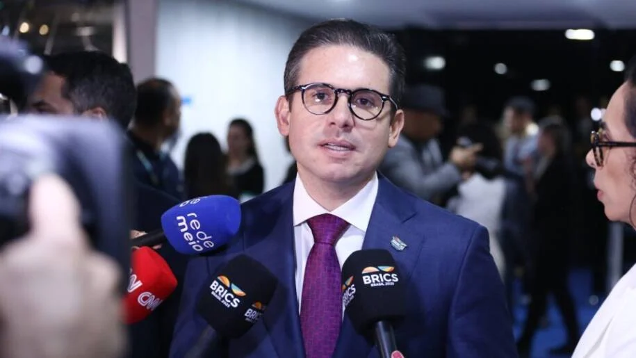 Hugo Motta confirma proposta de redução da jornada para 40 horas sem corte salarial